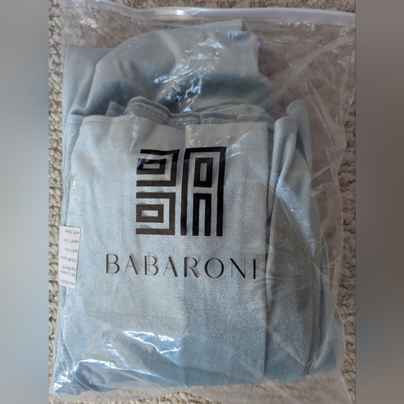 Barbaroni Mermaid Max Velvet Dresses with V Neckline Sky Blue, Size 8 - Picture 6 of 6